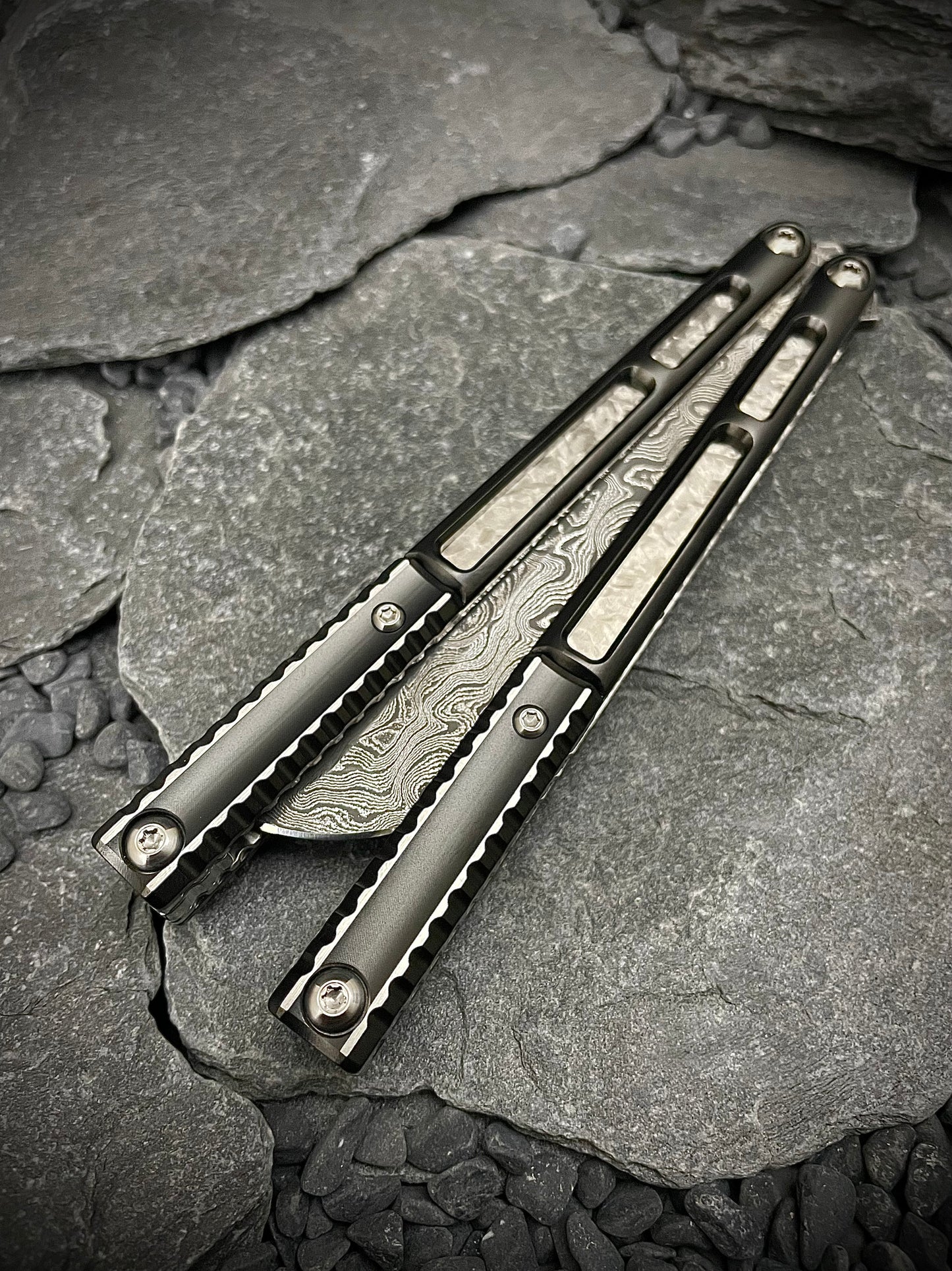 Raffle for v1 AEON #134 Full Titanium (Sharp Blade)