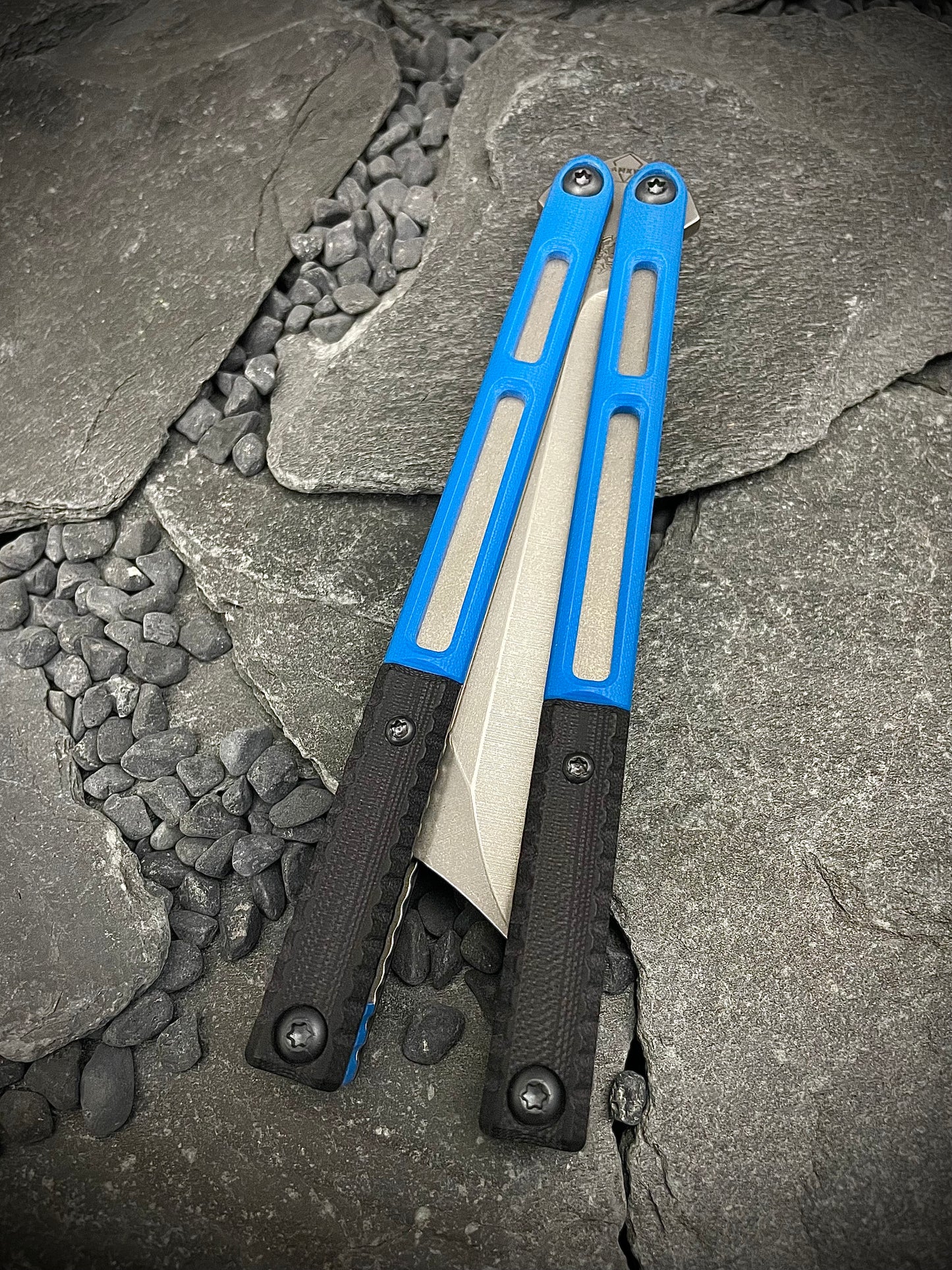 v2 AEON #008 (Sharp Blade)