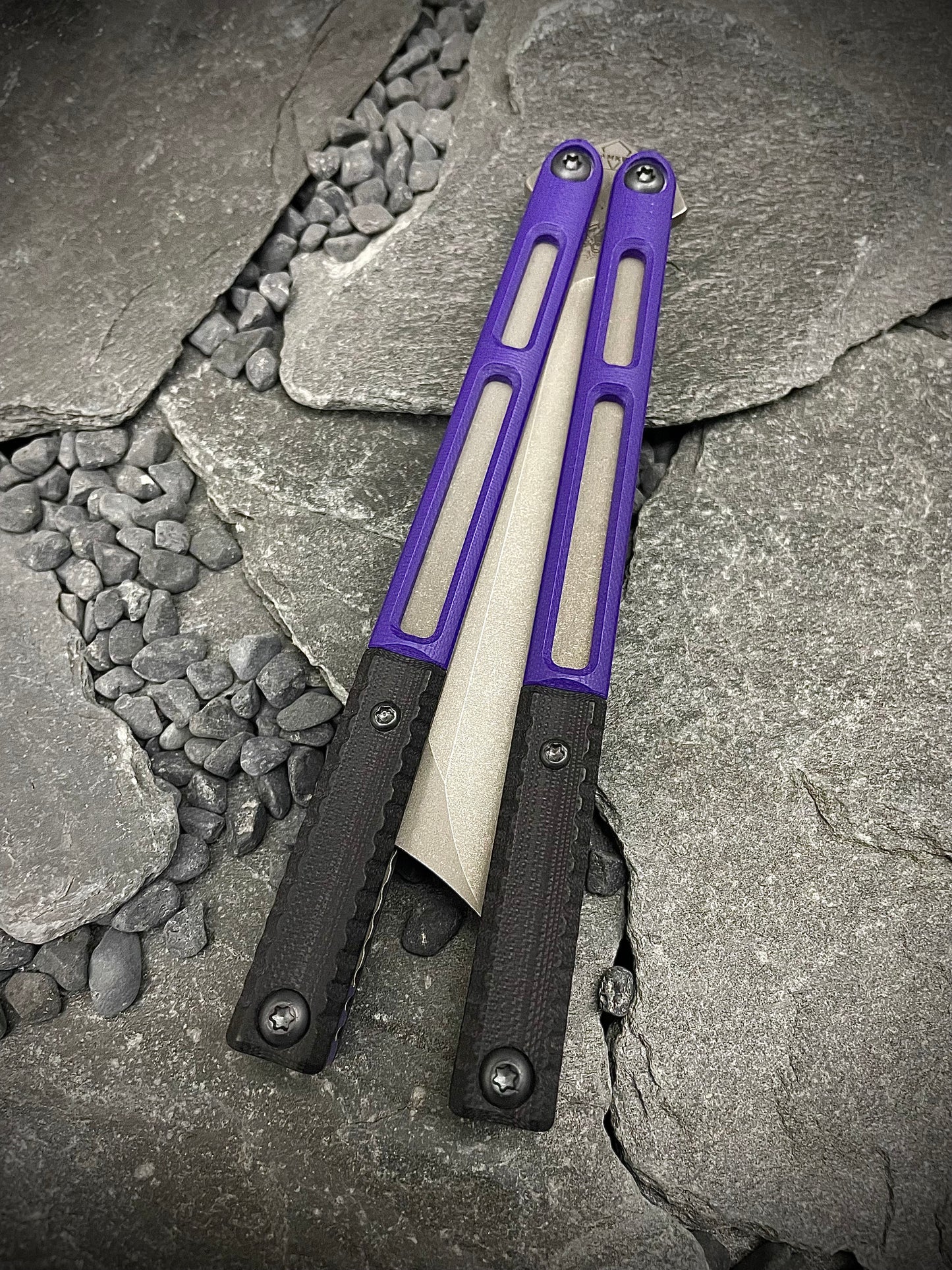 v2 AEON #004 (Sharp Blade)