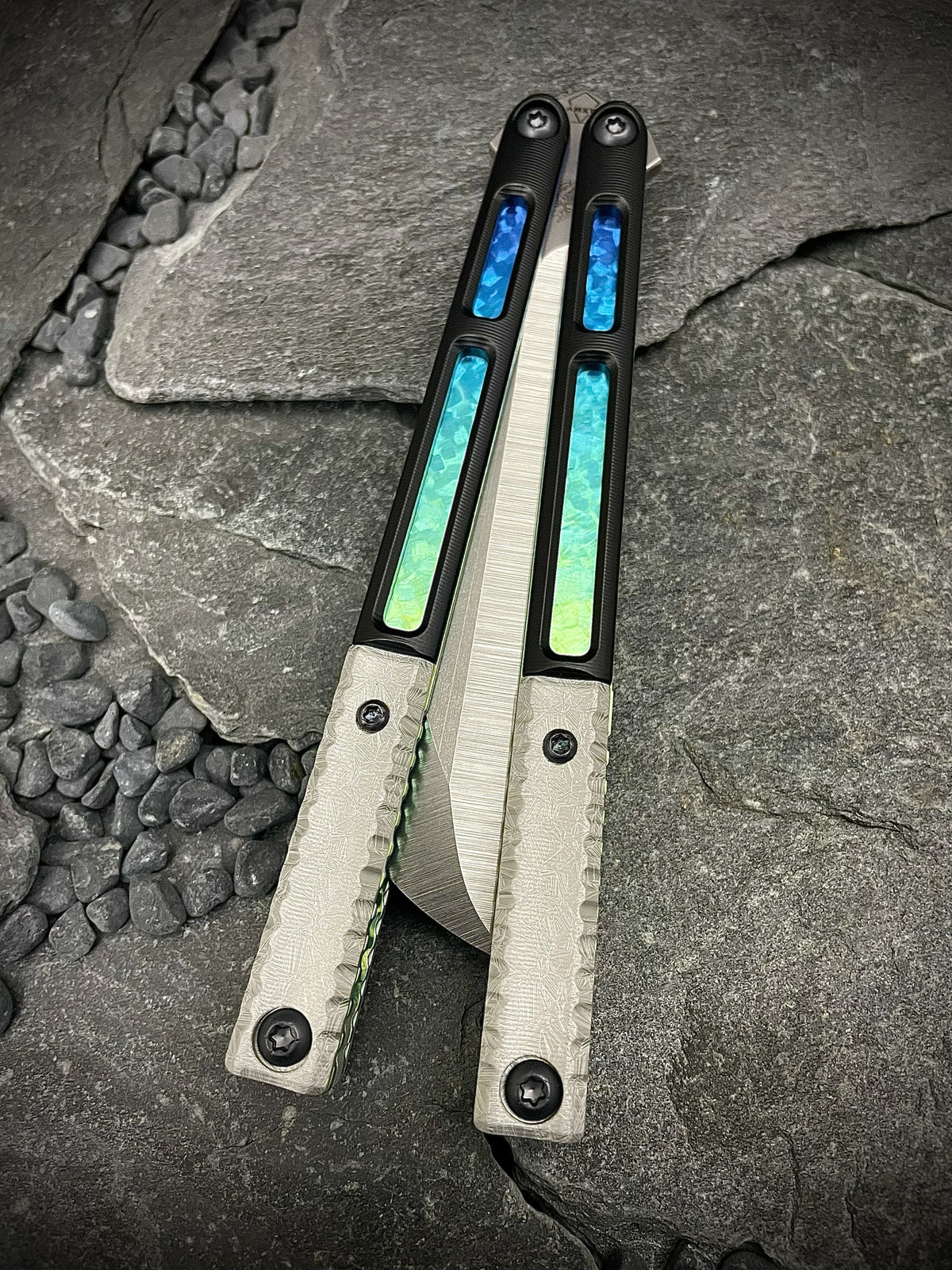 v2 AEON #086  **SHARP**