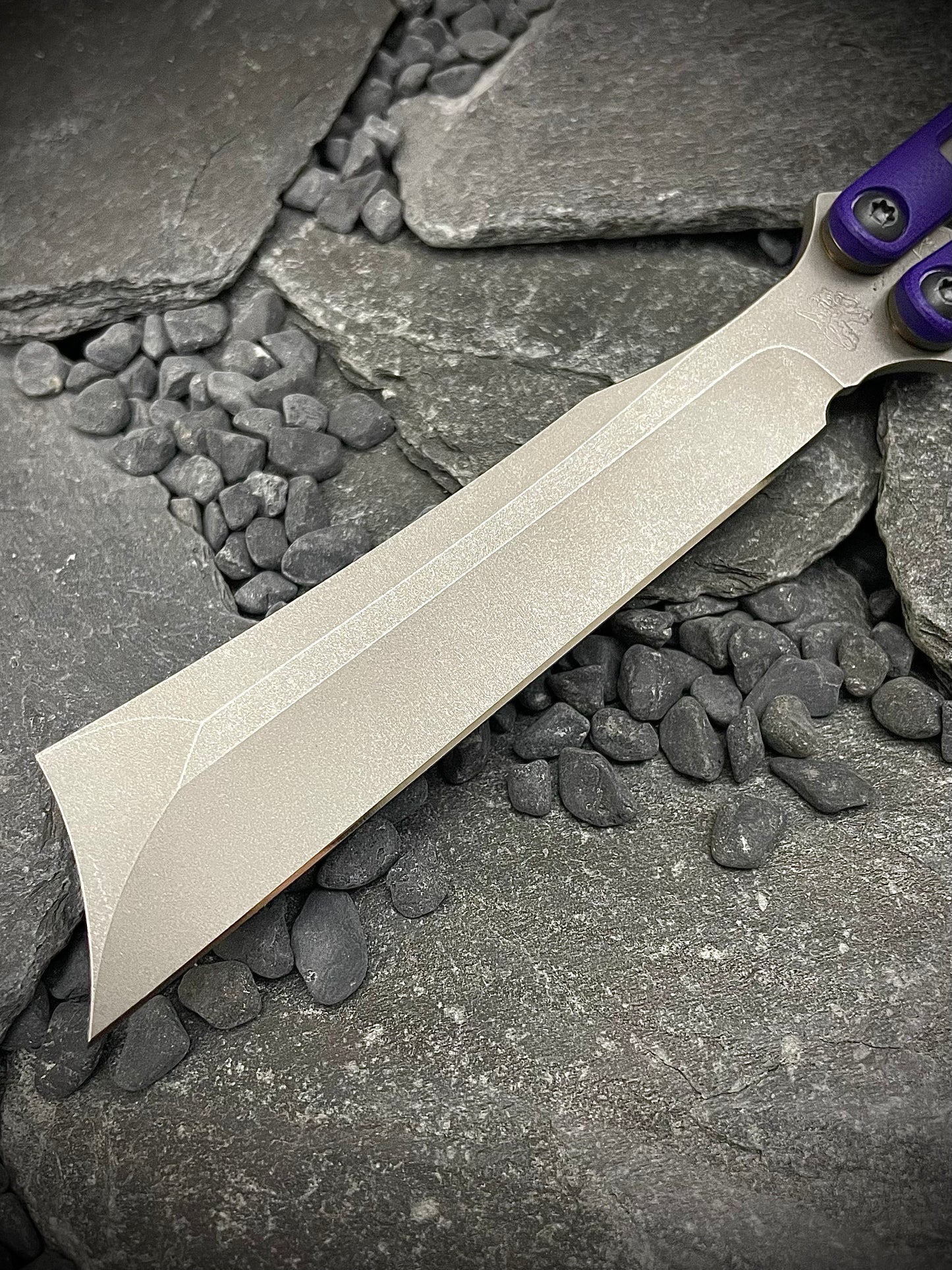 v2 AEON #004 (Sharp Blade)