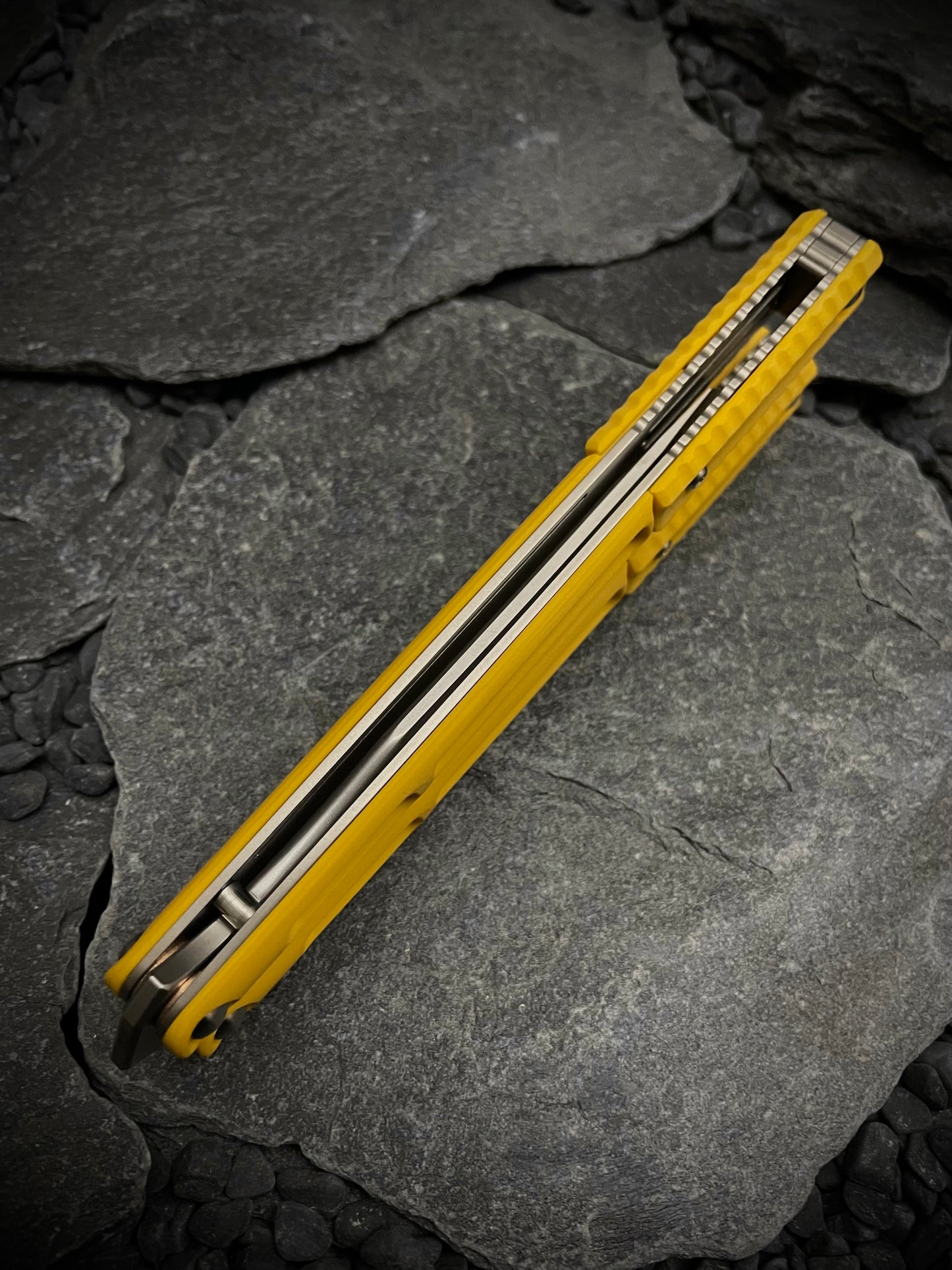 Mellow Yellow G10 AEON Scale Set