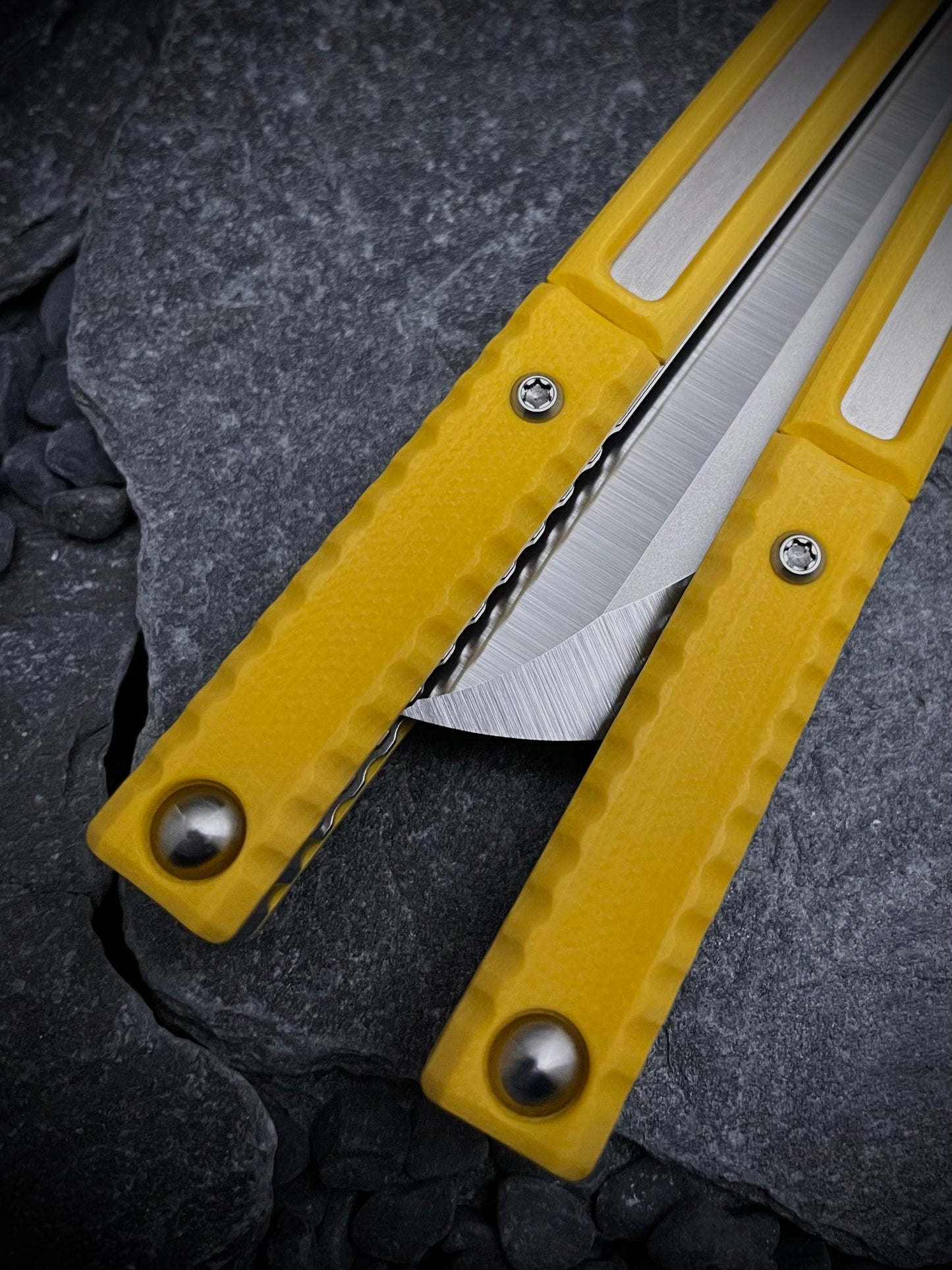 Mellow Yellow G10 AEON Scale Set